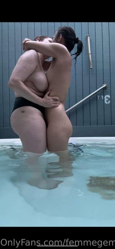 We had a little bit of sneaky fun in a public hot tub for da..