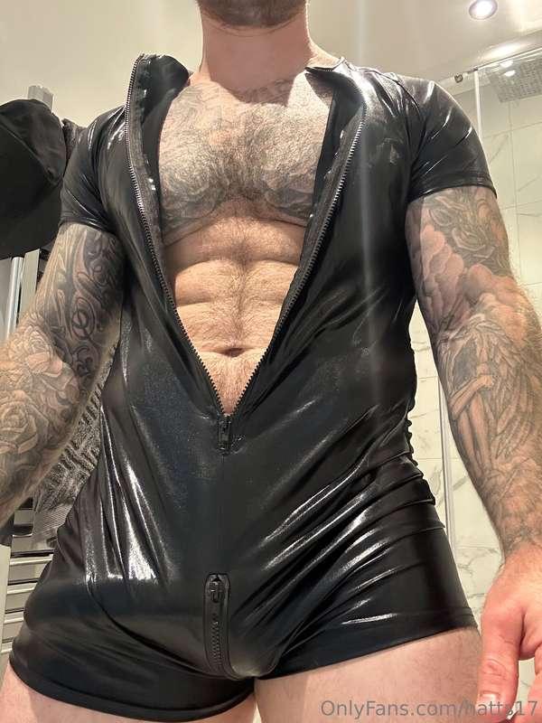 No need to take it off when there’s a zip at the front for m..
