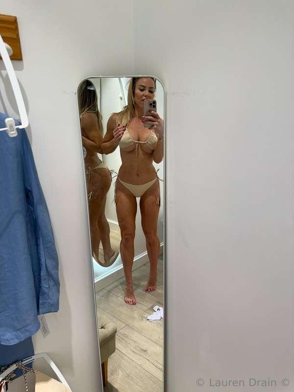 almost couldnt fit my 🍒s in this bikini 🙈