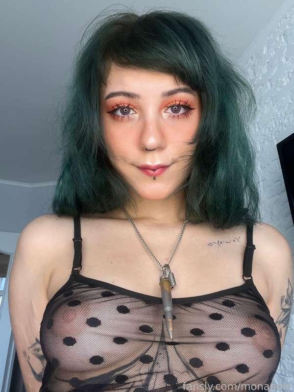 It's time to make plans for the new year and Christmas, but I don't even know yet in which country I will celebrate (with my mom? or with friends?)

Do you have any plans yet? :3


♡ #young #alt #girlnextdoor #fyp #pawg #beegass #fatass #teenass #teenntits #thighs ♡