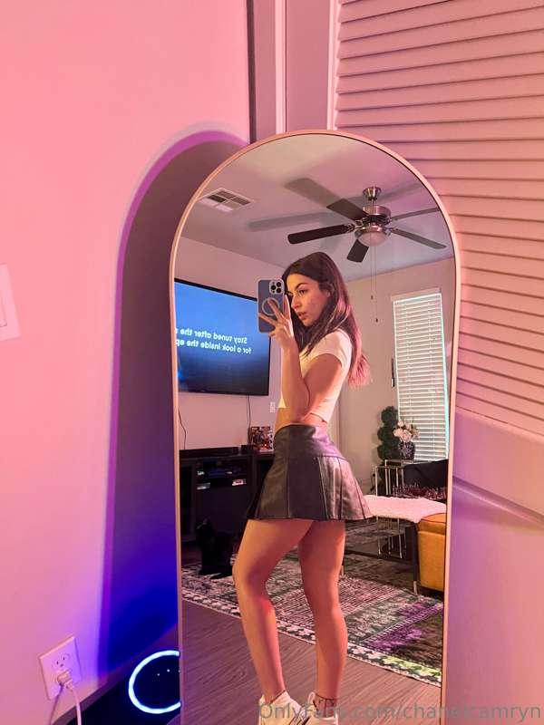 Mirror, mirror on the wall.. who's the filthiest of them all..