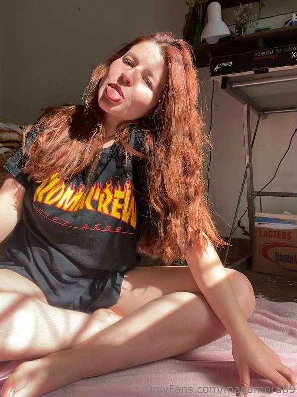 Friday of pics  and vids 🍑❤️‍🔥 who wants to see more 😋