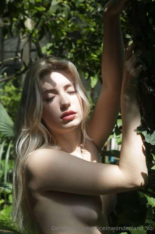 Eve photo shoot 🐍