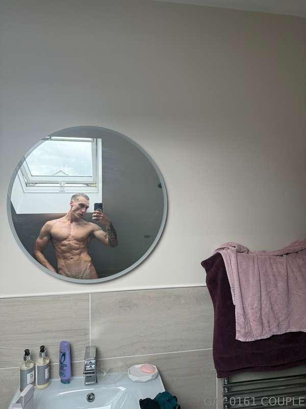 Good afternoon 😈 fresh out the shower 💦 This weekend I have ..