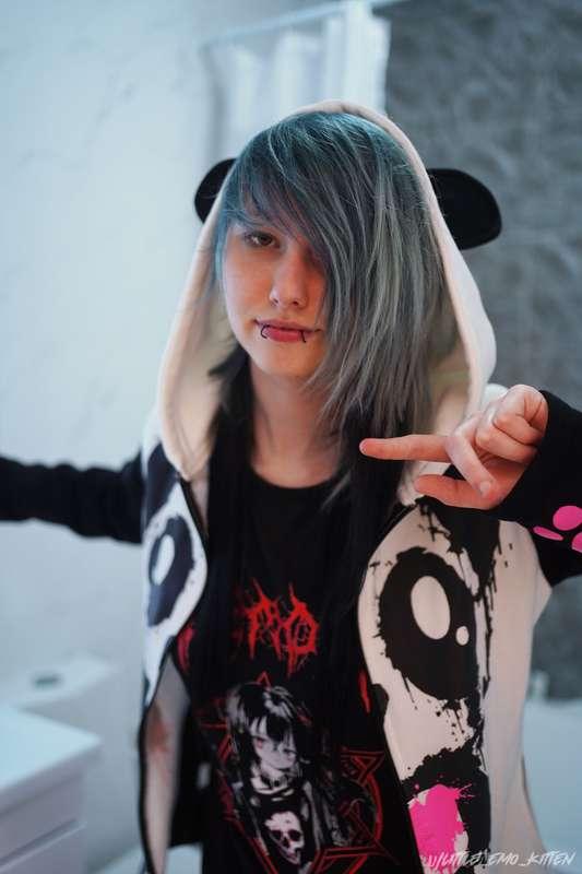 little_emo_kitten image #2