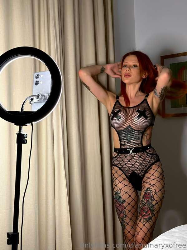 Lots of new content on my main page 🥵🥵 
@dianamaryxoxo