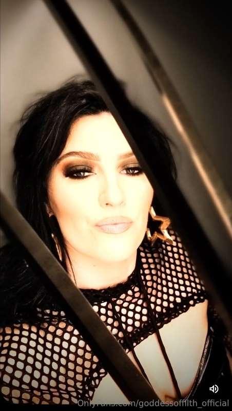 Welcome... 😈🖤

If you are new here please introduce yourself