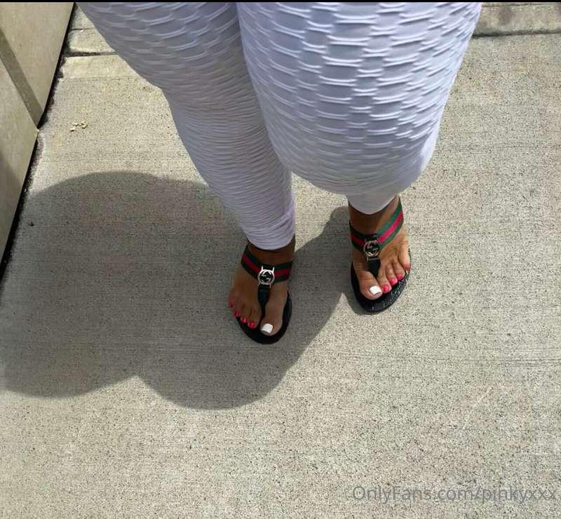 Pretty Toes 👅Tuesday 😜