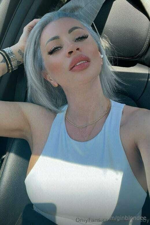 ## @paris_babby 💋
My lips👄 will very gently caress your di*k..