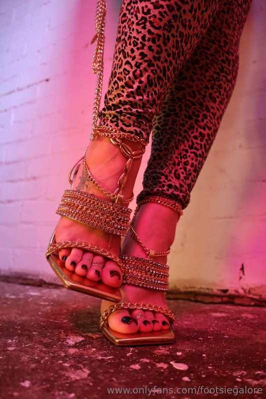 footsiegalore image #3