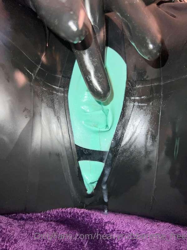 heavyrubberette_free image #0