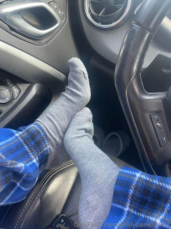 Car vibes 👣