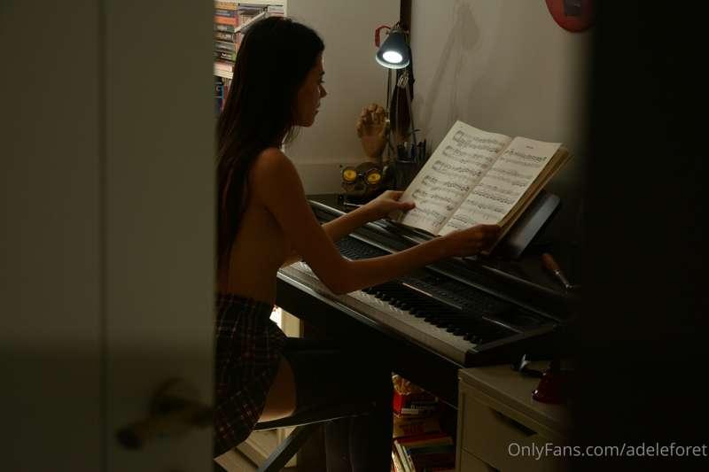 Yes I do play instruments. Yes I do play the piano well - an..