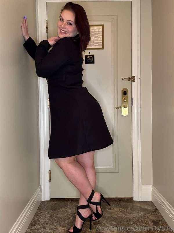 Footie Friday 🤭 do you like my heels? 😈