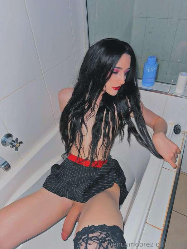 venusmoorez image #0