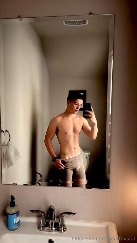 Nothin better than walking around ur house in just boxers😜