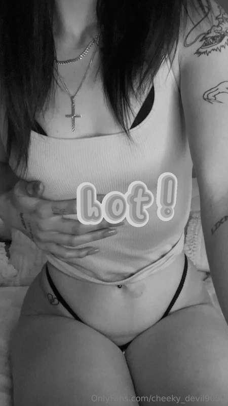 Who wants to see my cheeky 7 minute video of me and my pink ..