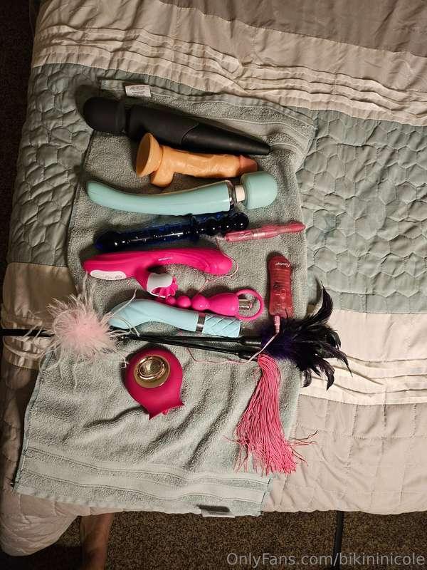 New Vid coming later tonight in DMs! I used 10 toys! Don't f..