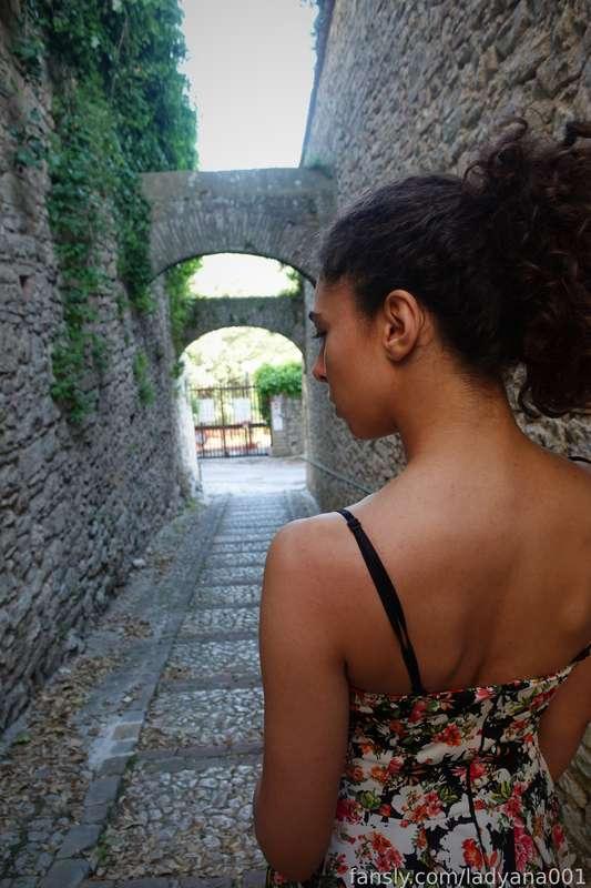 lady_ana_001 image #0