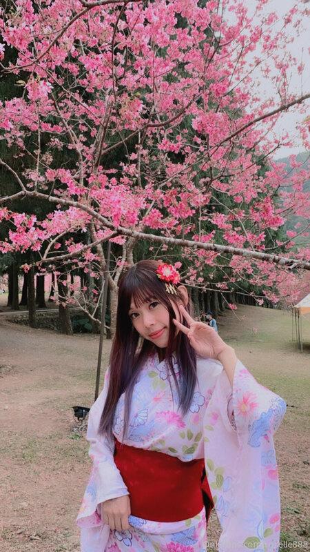 春天快到了🥰🌸 記得解鎖貝貝來約會#4喔！明晚會送給你禮物🎁😆💕 Spring is Coming !! Don’t f..