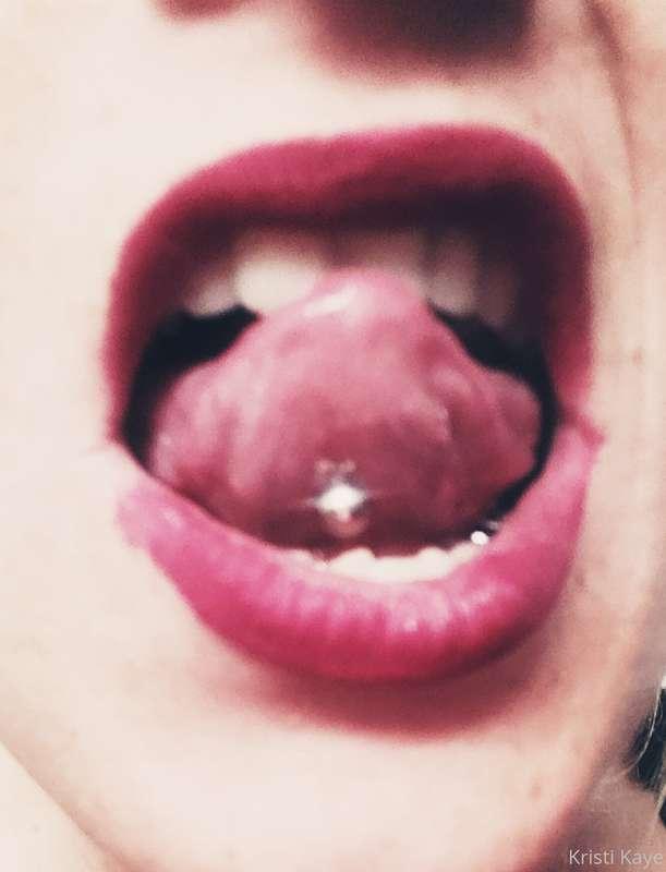 GOOD MORNING BEAUTIFUL PEOPLE ♡ Kisses.. and ....or.... lick..