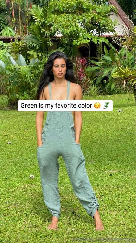 Green is my favorite color ☺️ 🦎💌