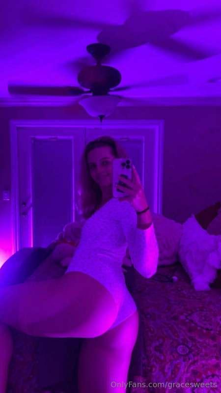 This bed’s too empty… wanna fix that? 👀🛏️🔥