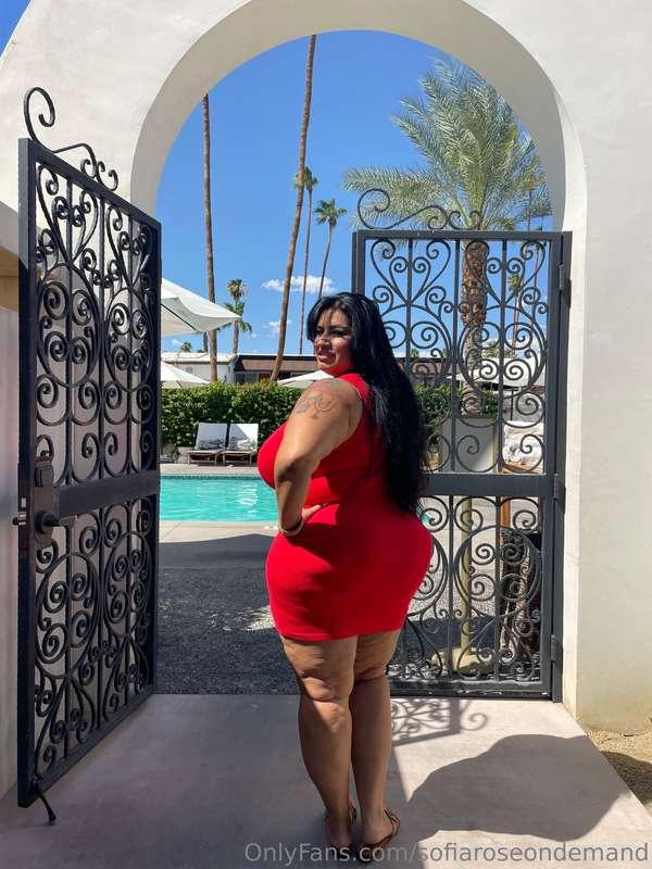 Unlock the door to your wildest fantasies with me!🔥