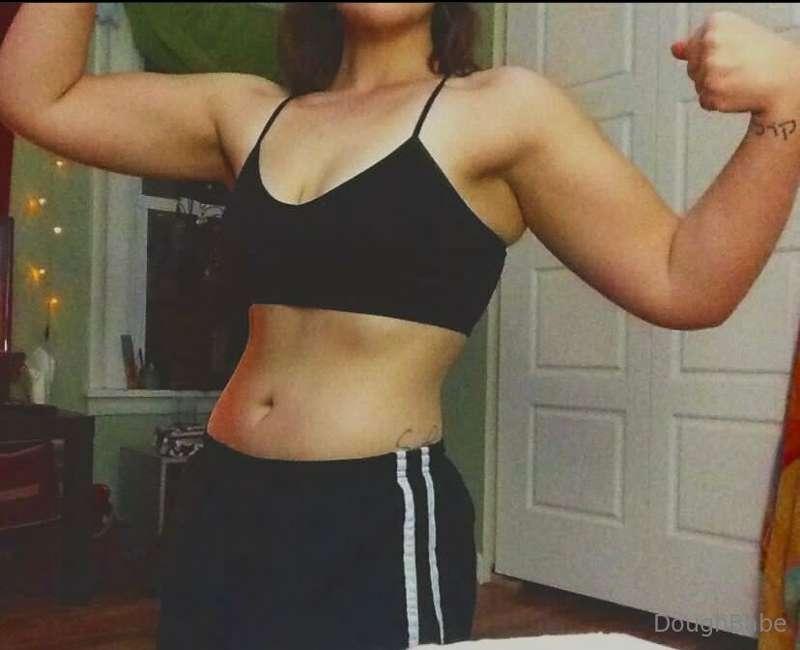 Glorifying weight gain makes me so goddamn wet