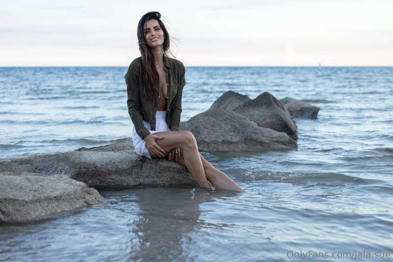 Ready to rise and grind, sweetie? 💪 