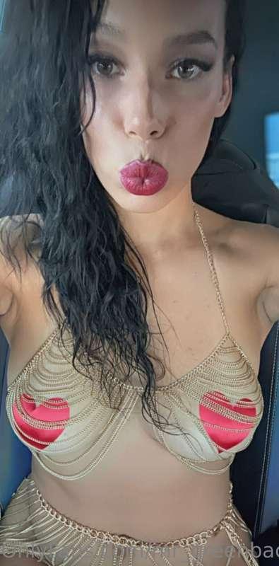 🚨Omg!! This little cum 💦SLUT ➡️@idonttwerkforfree knows how ..