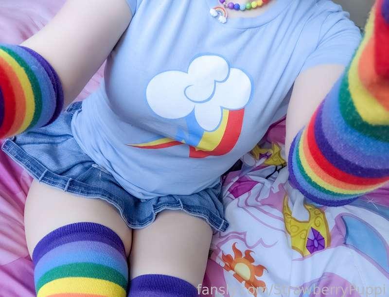 ᵔᴗᵔ rainbow dash !! practicin double penetration 2 daaay :3 i gotted so creamy messy too ..  i didnt xpect it to feel so good.. culdnt resist usin my fingers 2.. i like feelin stretched :3 















#fyp #dildo #amateur #pussy #cute #pink #young #skirt