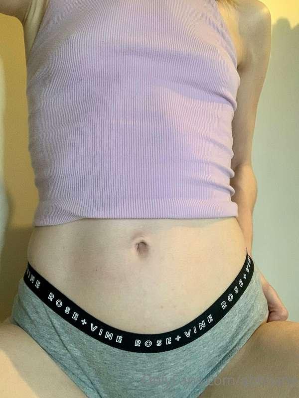 Cum on my tiny tits 💦😍
Swipe over ➡️➡️ to see your target 

..