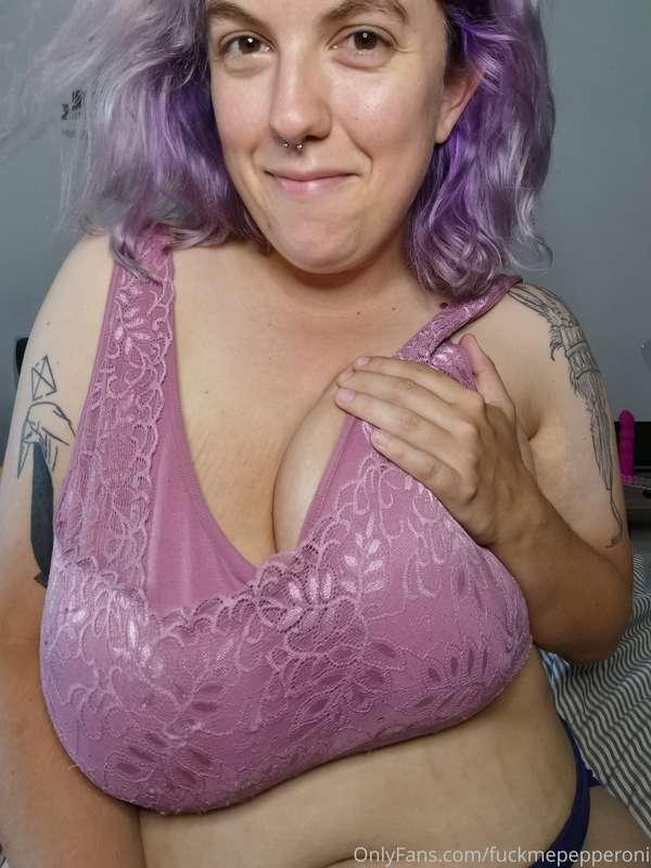 I played with🍦🍦on my tits!!!!!! Watch me slowly spit it out ..