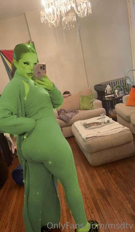 Would you fuck me as grinch?