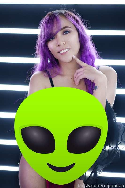 Hi everyone!! Here is the October set! Your genie ready to grant you your wishes and desires ;D Tried to shoot in an actual studio this time to try something new! The next set for next month is also going to be different so watch out for that one! Happy Halloween!