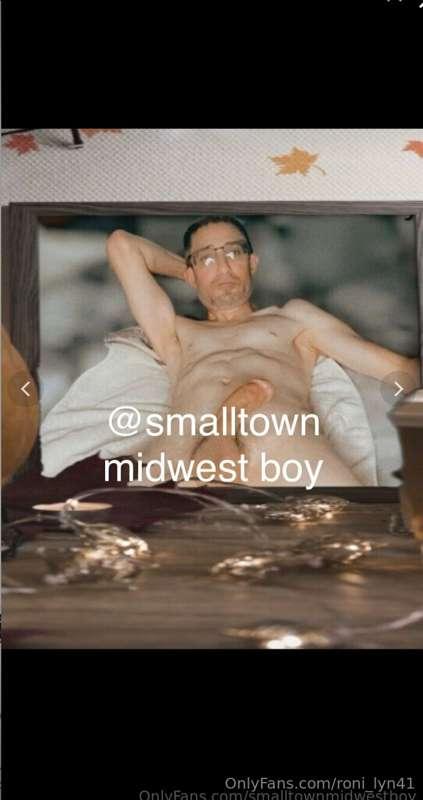 Sexy Solo! 

Help @smalltownmidwestboy  get TONS of votes! 😊