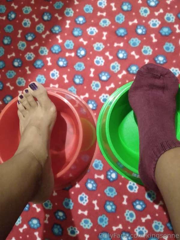You decide! Red or green? Although, to be honest, I'm too ge..
