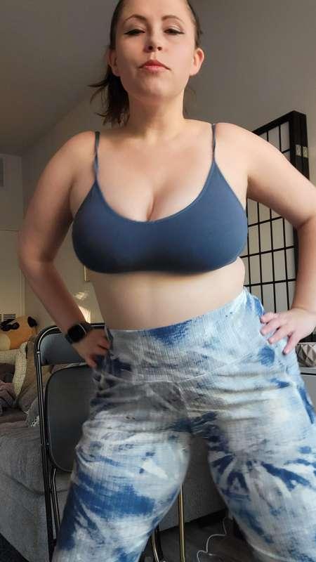 I look good in blue 💙 don't you agree?