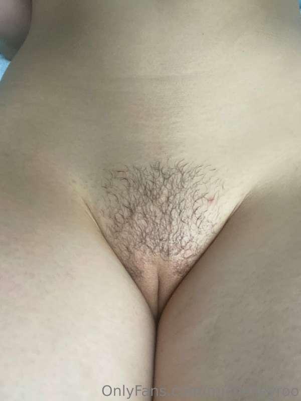 I feel like I haven’t done an up close pussy shot lately! 
T..