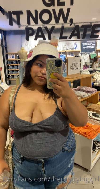 Do you guys like my outfit ? 🥹