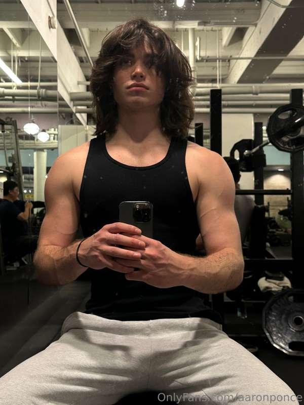does my veins turn you on? 🙈