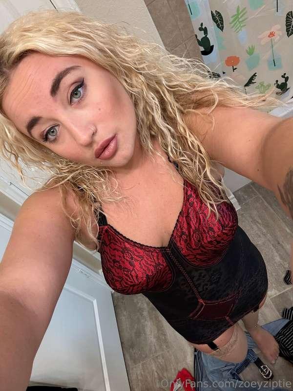 Lovinggggg this girdle 😍😍