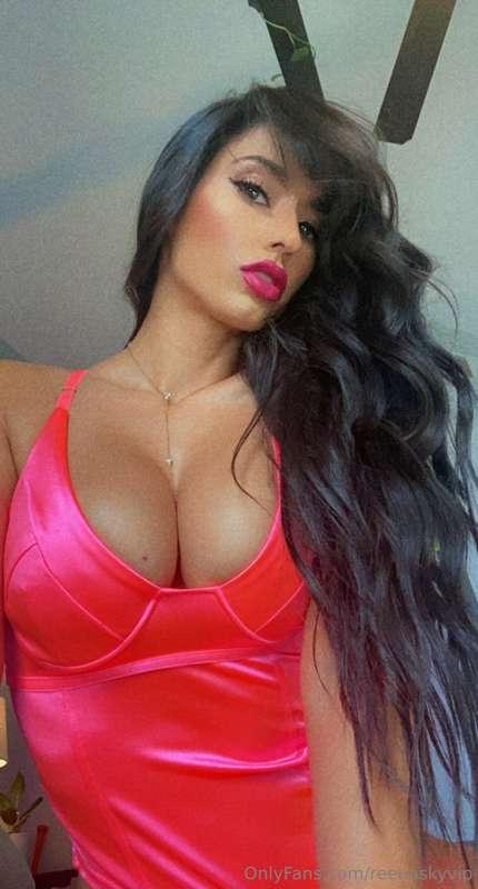I have a secret, and it’s in my DMs 💦