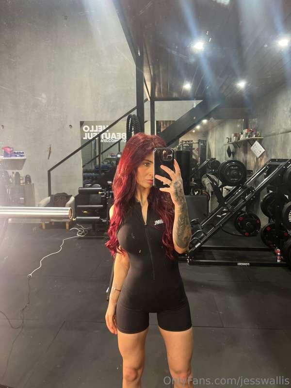 Workout done! Do you like my outfit? 👀