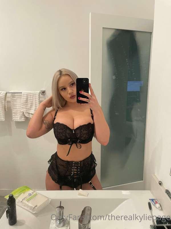 How quickly do you think I can make you cum? 😇