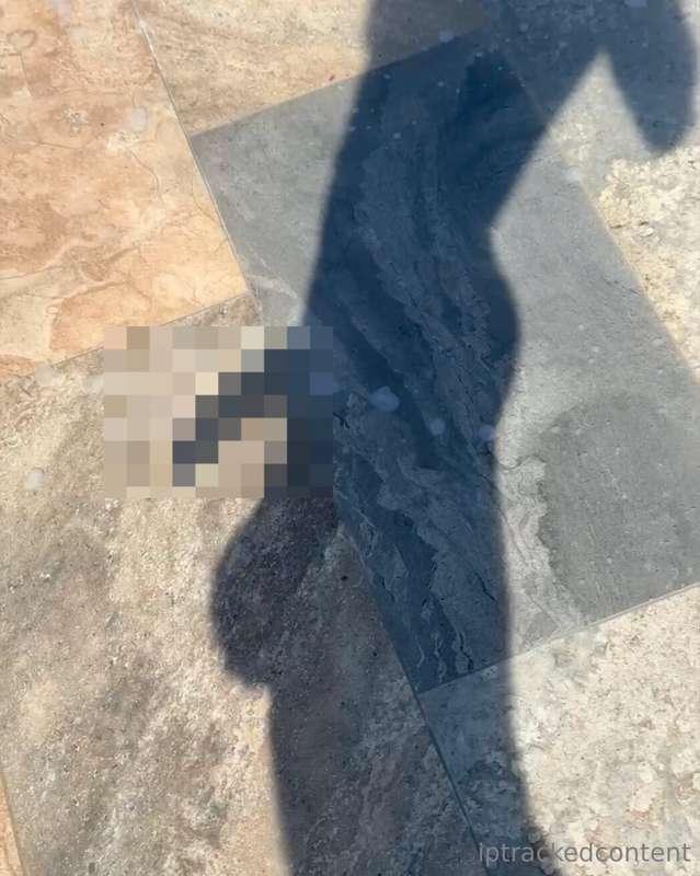 when you're so horny and need to cum so bad that you can't e..