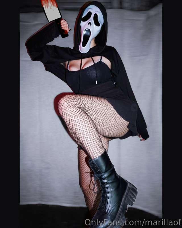 Happy halloween!👻👻🖤

🎃(10 pics)