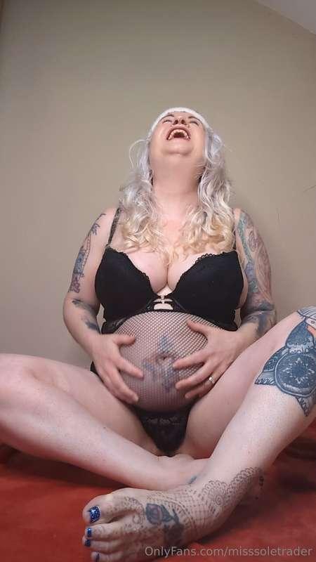 New Giantess video coming soon! Tiny Carol singers disturb o..
