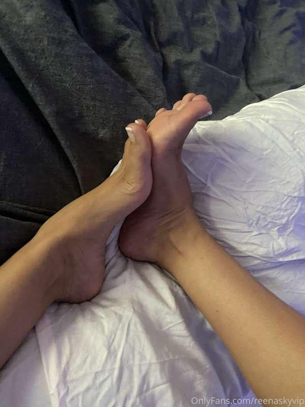 🦶🏻 𝐅𝐄𝐄𝐓 𝐅𝐄𝐓𝐈𝐒𝐇 𝐒𝐏𝐄𝐂𝐈𝐀𝐋 🦶🏻If you’re a feet lover then this bu..